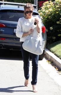 Ashley Greene feet photo thumbnail
