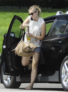 Kristen Bell feet photo thumbnail