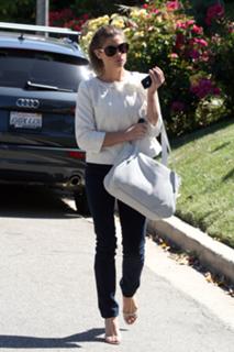 Ashley Greene feet photo thumbnail