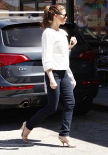 Ashley Greene feet photo thumbnail
