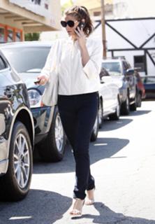 Ashley Greene feet photo thumbnail