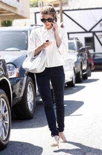 Ashley Greene feet photo thumbnail
