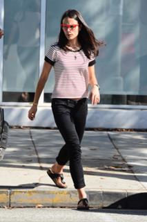 Jordana Brewster feet photo thumbnail