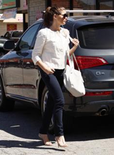 Ashley Greene feet photo thumbnail