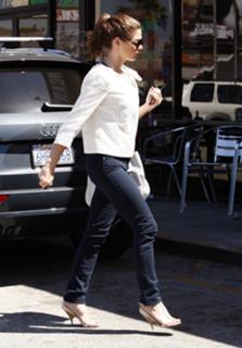 Ashley Greene feet photo thumbnail