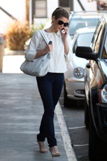 Ashley Greene feet photo thumbnail