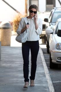 Ashley Greene feet photo thumbnail