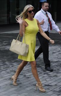 Denise Van Outen feet photo thumbnail
