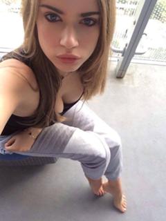 Xenia Tchoumitcheva feet photo thumbnail