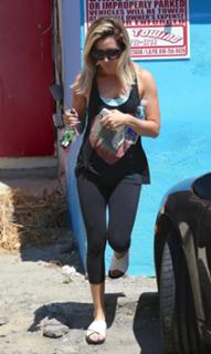 Ashley Tisdale feet photo thumbnail