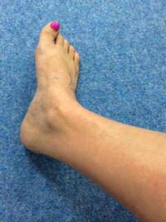 Andrea McLean feet photo thumbnail