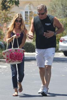 Denise Richards feet photo thumbnail