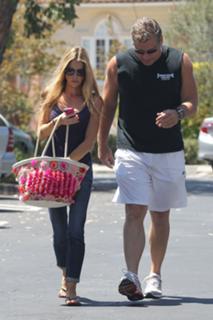 Denise Richards feet photo thumbnail