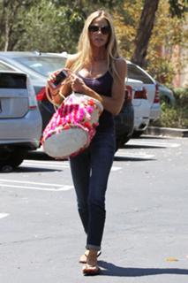 Denise Richards feet photo thumbnail