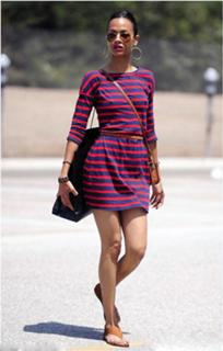 Zoe Saldana feet photo thumbnail