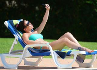 Kym Marsh feet photo thumbnail