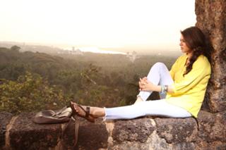 Hansika Motwani feet photo thumbnail