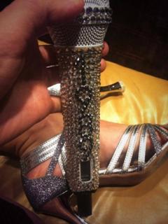 Taylor Swift feet photo thumbnail