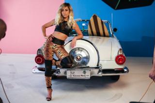 Sabrina Sato feet photo thumbnail