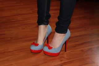 Daniela Katzenberger feet photo thumbnail