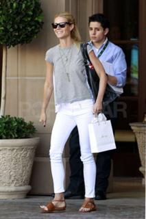 Gwyneth Paltrow feet photo thumbnail
