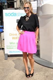Molly Sims feet photo thumbnail