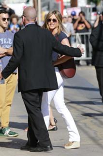 Jennifer Aniston feet photo thumbnail
