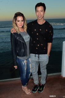 Ashley Tisdale feet photo thumbnail