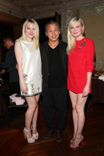 Kirsten Dunst feet photo thumbnail