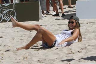 Nina Agdal feet photo thumbnail