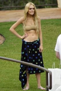 Lindsay Lohan feet photo thumbnail