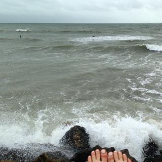 Alexandra Daddario feet photo thumbnail