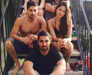 Eiza González feet photo thumbnail