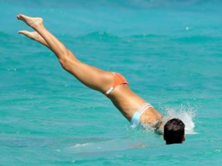 Jessica Alba feet photo thumbnail