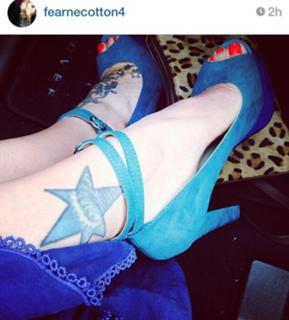 Fearne Cotton feet photo thumbnail