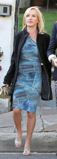 Angela Kinsey feet photo thumbnail