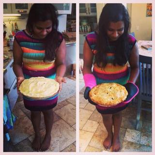 Mindy Kaling feet photo thumbnail