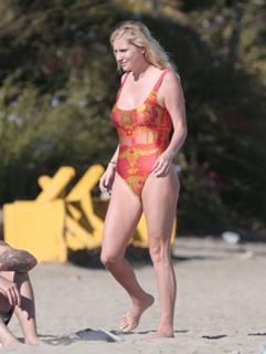 Kesha feet photo thumbnail