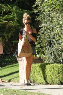 Ashley Tisdale feet photo thumbnail
