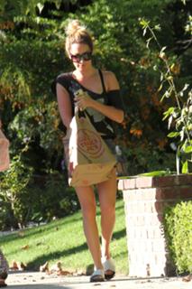 Ashley Tisdale feet photo thumbnail