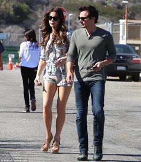 Kate Beckinsale feet photo thumbnail