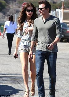 Kate Beckinsale feet photo thumbnail