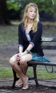 Blake Lively feet photo thumbnail