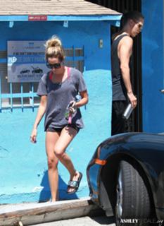 Ashley Tisdale feet photo thumbnail