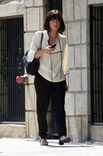 Selma Blair feet photo thumbnail