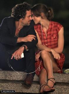 Keira Knightley feet photo thumbnail