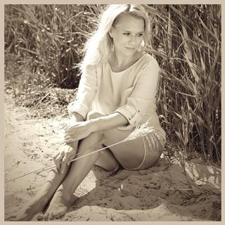 Nova Meierhenrich feet photo thumbnail