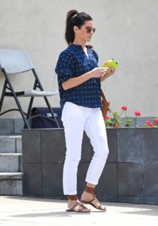Sandra Bullock feet photo thumbnail