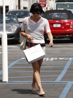 Selma Blair feet photo thumbnail