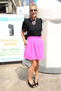 Molly Sims feet photo thumbnail